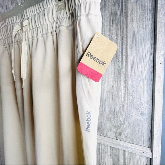 Reebok Lightweight Joggers - Picture 2 of 5